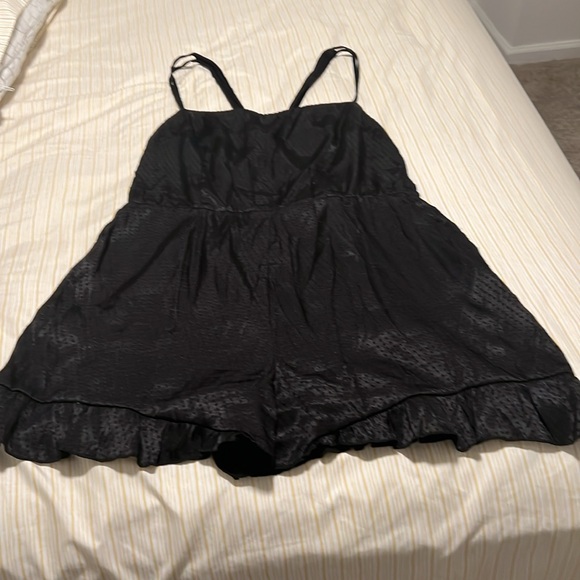 NWT Reiss Leila black dobby playsuit Sz10 - Picture 4 of 8